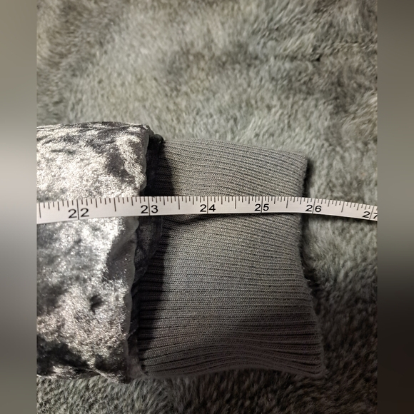 Beautiful Crushed Velvet Coat - Picture 7 of 10